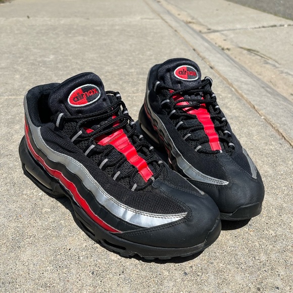 Nike Air Max 95 “University Red”
